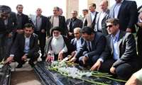 تجدید میثاق وزیر صمت و معاونین وزارتخانه با آرمانهای والای شهدا در گلزار شهدای ایوان